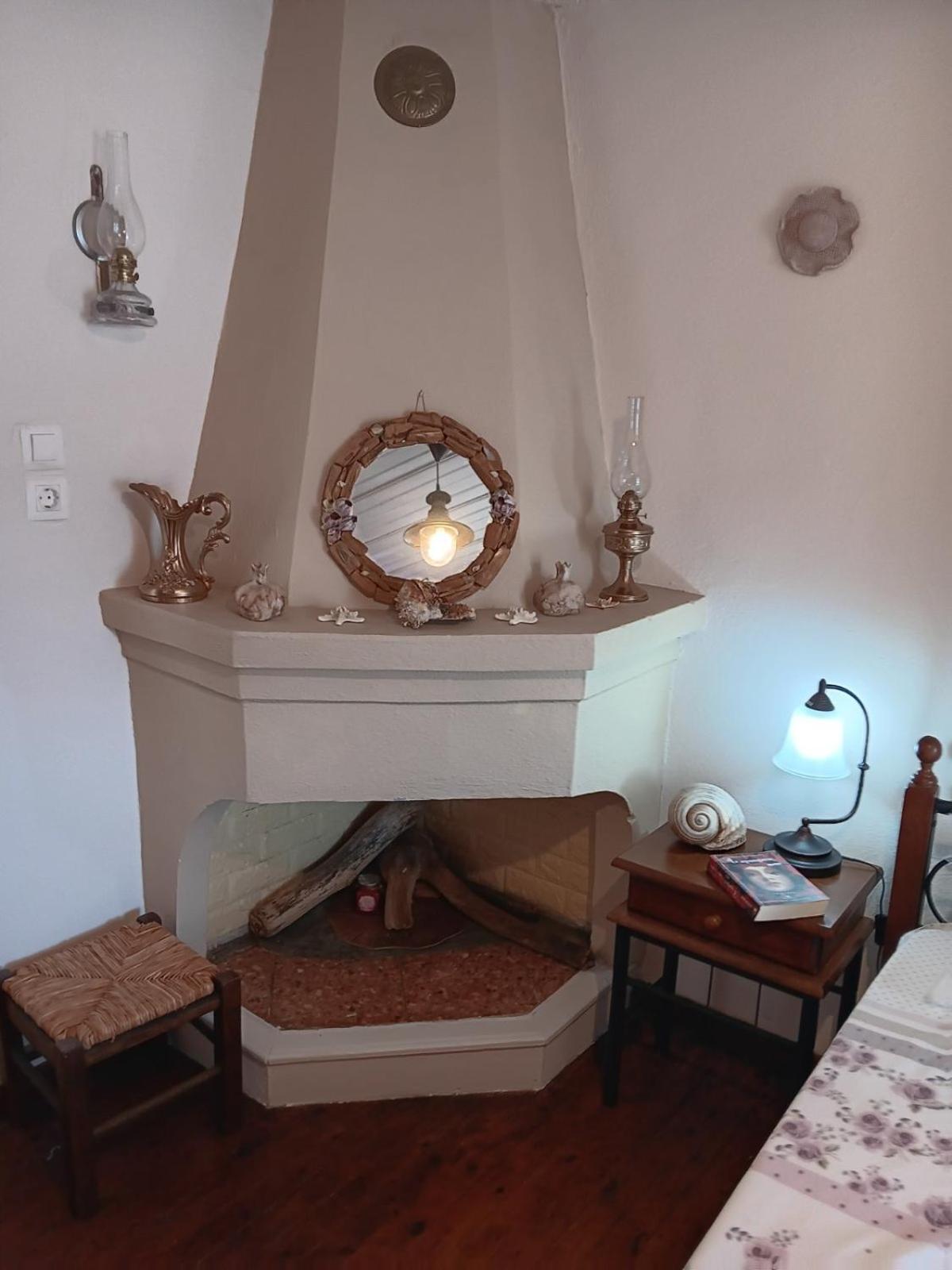 Chiona΄S Apartments By The Sea Paleo Trikeri Esterno foto